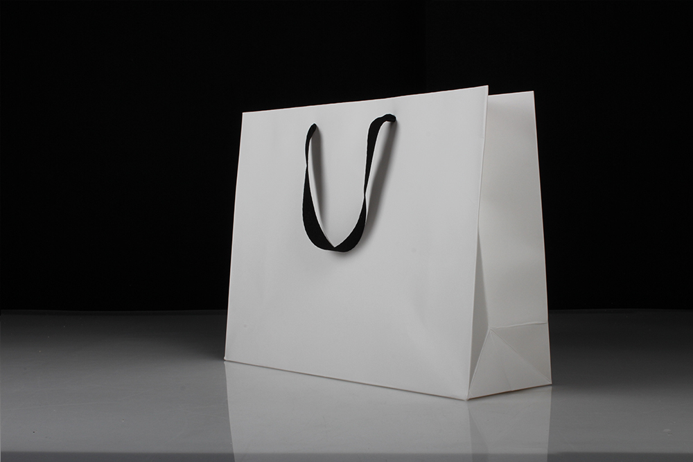 高檔白卡米白色禮品紙袋 高檔白卡米白色禮品紙袋