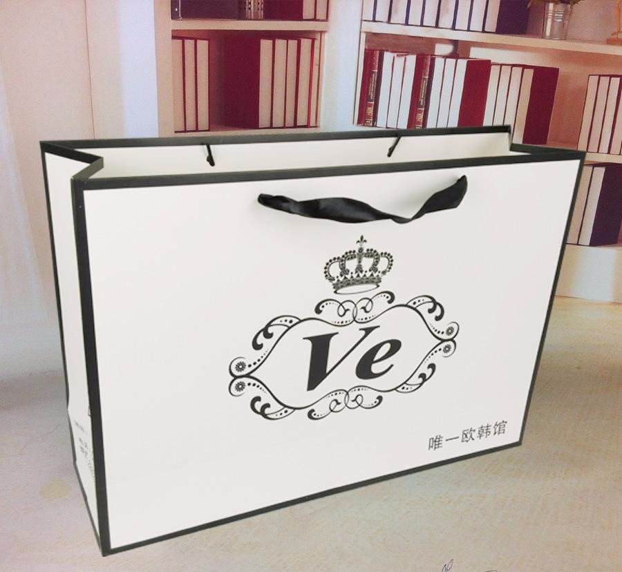 紙袋在不斷程上升趨勢(shì)的流行起來(lái)